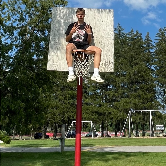 Meet your Posher, Zachary - Picture 4 of 8